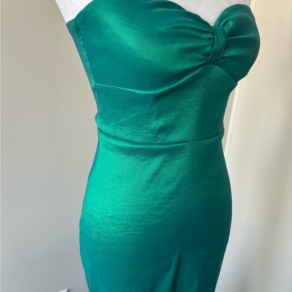 Chic Strapless Emerald Dress